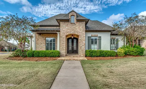 801 Onyx Pl, Flowood, MS 39232