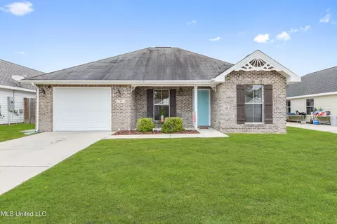 2 Periwinkle Ln, Long Beach, MS 39560