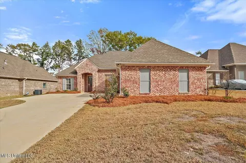 743 Glenwild Dr, Canton, MS 39046 photo 2
