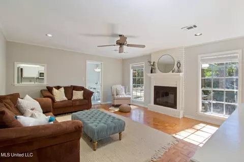 5346 Red Fox Rd, Jackson, MS 39211 photo 3