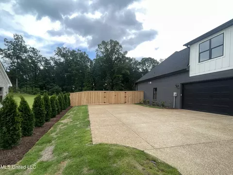 Exterior - 5043 Camp Crossing Xing, Hernando, MS 38632 photo 12 of 16