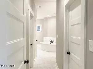 Entry Way - 5043 Camp Crossing Xing, Hernando, MS 38632 photo 2 of 3