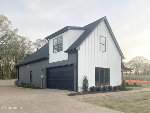 Exterior - 5043 Camp Crossing Xing, Hernando, MS 38632 photo 3 of 16