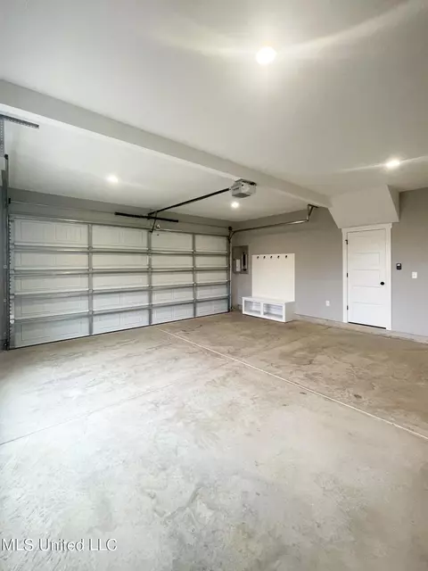 Exterior - 5043 Camp Crossing Xing, Hernando, MS 38632 photo 5 of 16