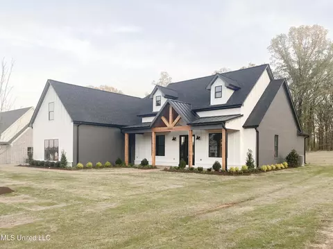 Exterior - 5043 Camp Crossing Xing, Hernando, MS 38632 photo 2 of 16