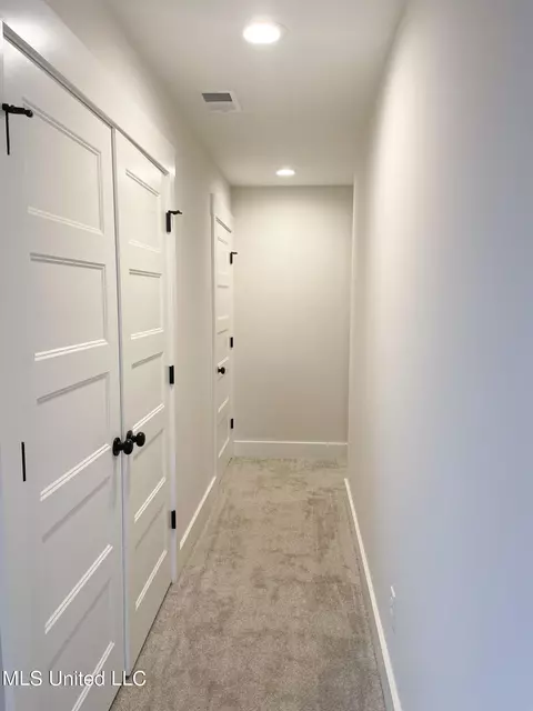 Entry Way - 5043 Camp Crossing Xing, Hernando, MS 38632 photo 3 of 3