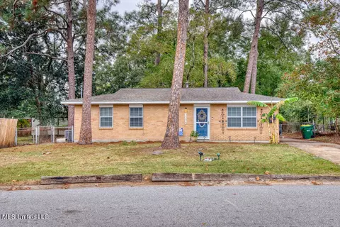 7305 Denver Dr, Biloxi, MS 39532