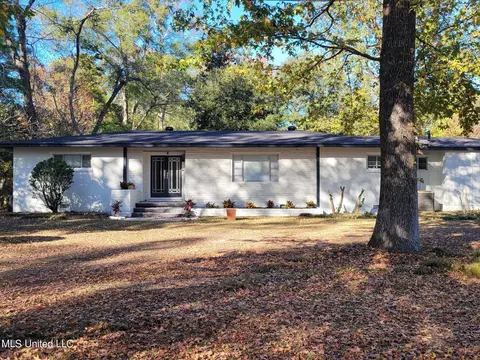 1536 E Northside Dr, Jackson, MS 39211 photo 1
