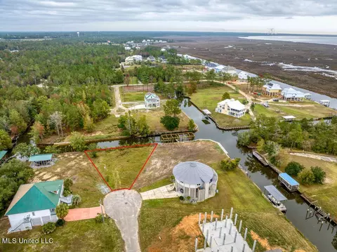 1328 Enos St, Diamondhead, MS 39525