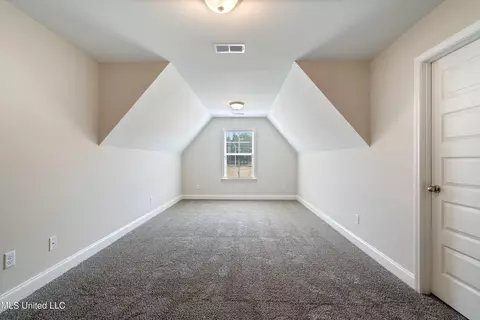 Bedroom - 5327 Malone Rd N Rd, Olive Branch, MS 38654 photo 5 of 6