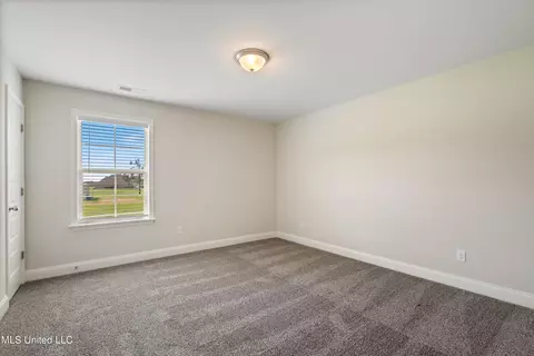 Bedroom - 5327 Malone Rd N Rd, Olive Branch, MS 38654 photo 3 of 6