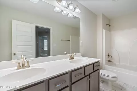 Bath - 5327 Malone Rd N Rd, Olive Branch, MS 38654 photo 6 of 6