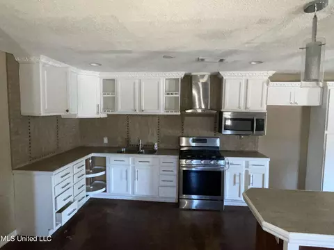 102 Hickory St, Flora, MS 39071 photo 3