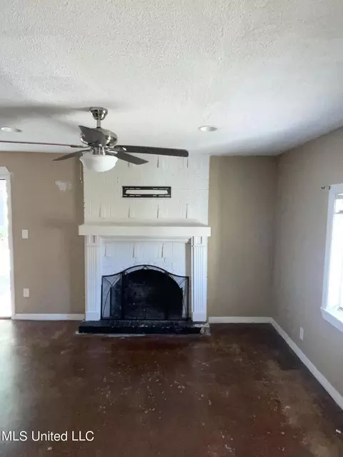 102 Hickory St, Flora, MS 39071 photo 4