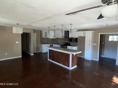 102 Hickory St, Flora, MS 39071 photo 2