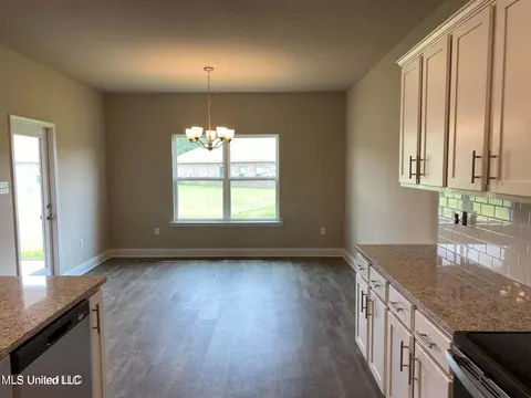 8007 Crawford Dr, Long Beach, MS 39560 photo 6