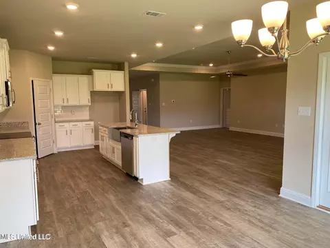8007 Crawford Dr, Long Beach, MS 39560 photo 10