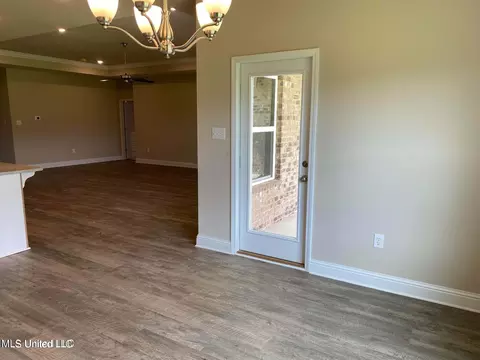 8007 Crawford Dr, Long Beach, MS 39560 photo 11