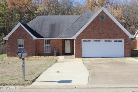 5859 Ingleside Dr, Horn Lake, MS 38637