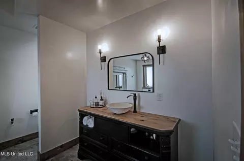 Bath - 26 Marlee Savell Dr, Forest, MS 39074 photo 6 of 9