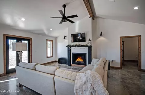 Living - 26 Marlee Savell Dr, Forest, MS 39074 photo 1 of 3
