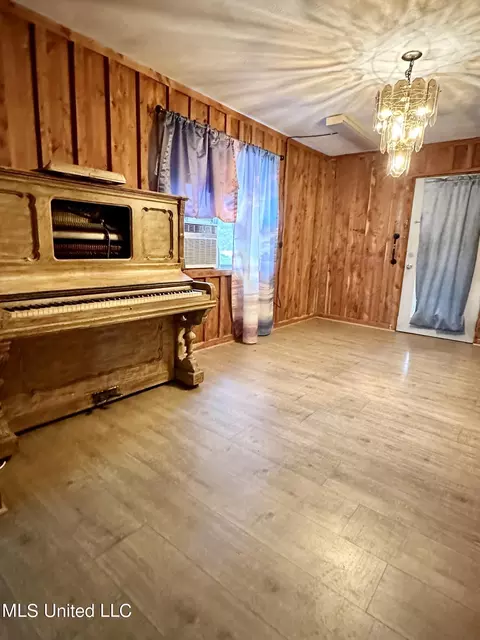 1376 Monterey Rd, Florence, MS 39073 photo 9