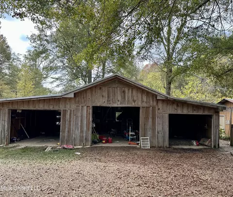 1376 Monterey Rd, Florence, MS 39073 photo 2