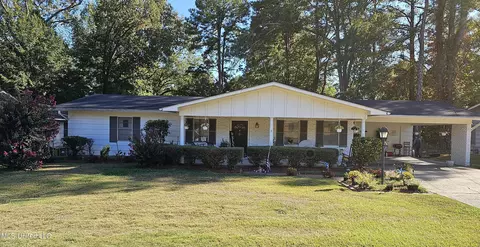 1241 Springdale Dr, Jackson, MS 39211 photo 1