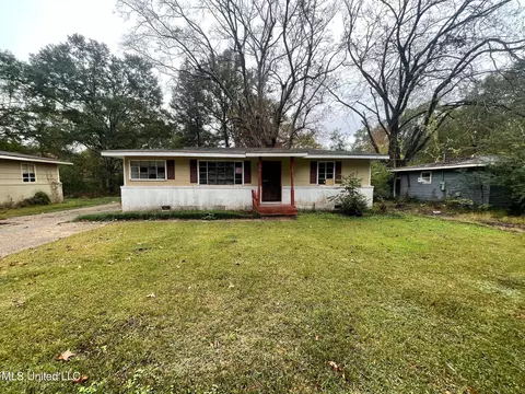 1127 Killarney St, Jackson, MS 39212