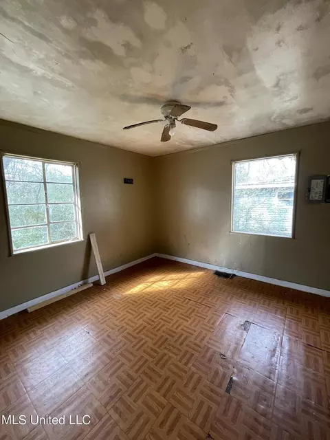 1127 Killarney St, Jackson, MS 39212 photo 3