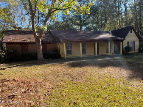 448 Cambridge Ln, Jackson, MS 39212