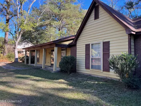 448 Cambridge Ln, Jackson, MS 39212 photo 13