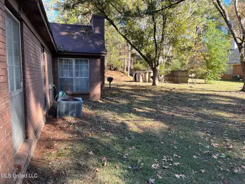 448 Cambridge Ln, Jackson, MS 39212 photo 12