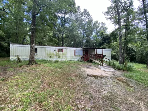 130 Magnolia Dr, Lucedale, MS 39452