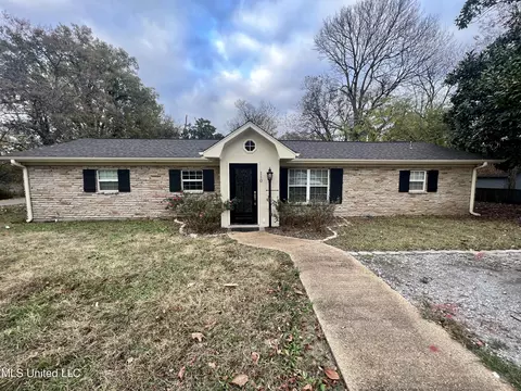 110 Cypress Dr St, Duncan, MS 38740