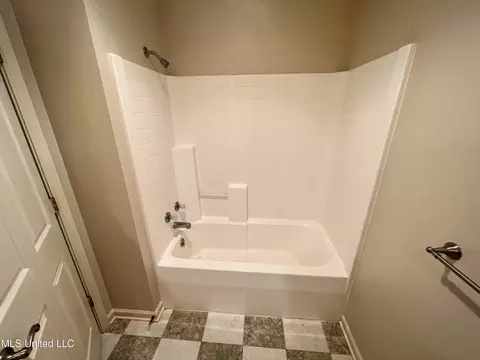 110 Cypress Dr St, Duncan, MS 38740 photo 8
