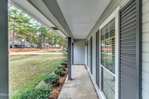 121 Harbor Rd, Madison, MS 39110 photo 3