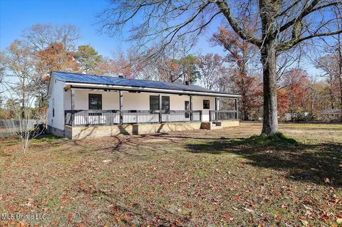 135 Hollow Hill Dr, Florence, MS 39073