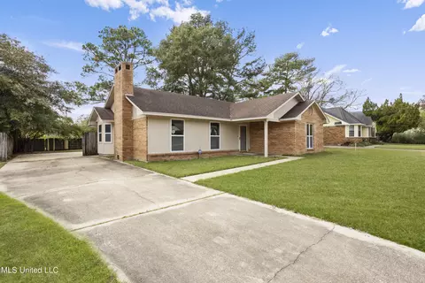 15081 N Parkwood Dr, Gulfport, MS 39503