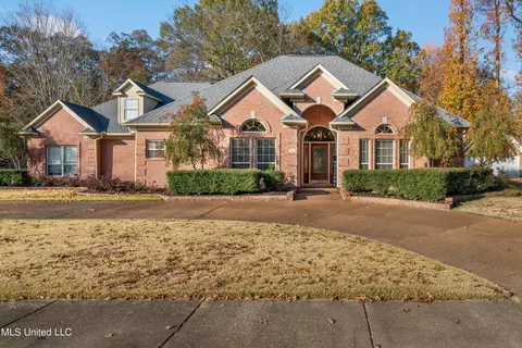 6429 Darren Dr, Olive Branch, MS 38654