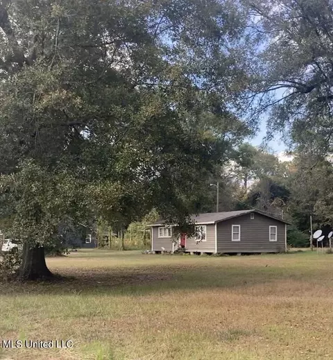 3335 Big Point Rd, Moss Point, MS 39562 photo 2