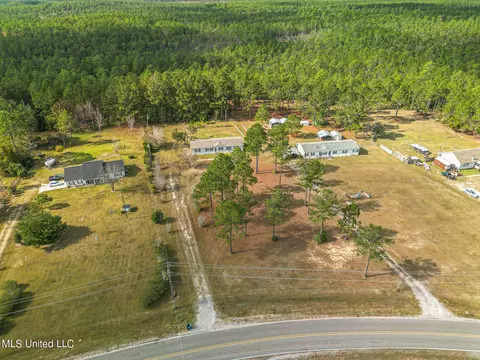 12105 Ridgeland Rd, Vancleave, MS 39565 photo 2
