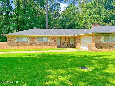 6135 Woodhaven Rd, Jackson, MS 39206