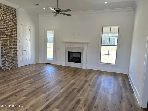 925 Glenwild Cir, Canton, MS 39046 photo 2