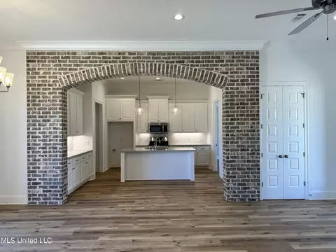 925 Glenwild Cir, Canton, MS 39046 photo 4