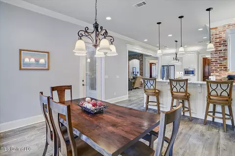 Dining - 936 Trickhambridge, Brandon, MS 39042 photo 1 of 4