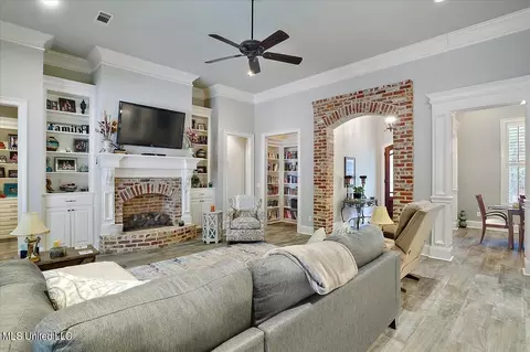 Living - 936 Trickhambridge, Brandon, MS 39042 photo 3 of 4