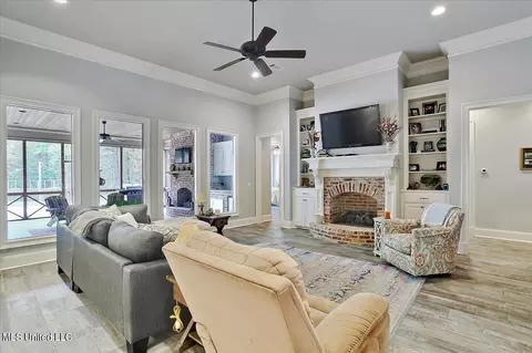 Living - 936 Trickhambridge, Brandon, MS 39042 photo 1 of 4