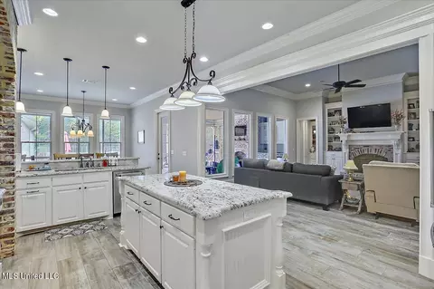 Kitchen - 936 Trickhambridge, Brandon, MS 39042 photo 2 of 7