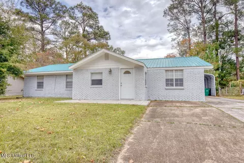 6616 Columbus Cir, Ocean Springs, MS 39564